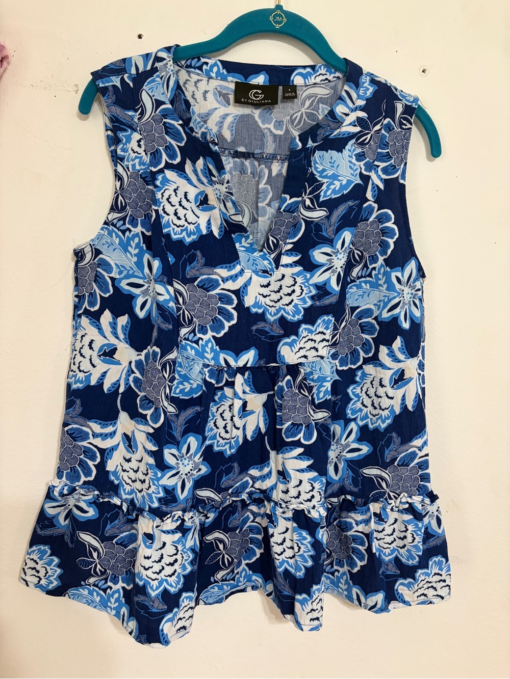 G by Giuliana Navy and Blue Floral Sleeveless Peplum Camisole